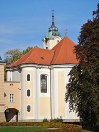 Kostel Nejsvtjho Jmna Je - Lny (kostel)