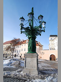 
                        Poulin lampa - Praha 1 (technick zajmavost)