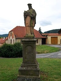 Socha sv.Jana Nepomuckho - Lomnice (socha)