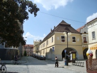 Dm U apotol - Valask Mezi (historick budova)