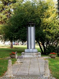 Pomnk Obtem 2. svtov vlky - Moravsk Knnice (pomnk)
