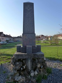Pomnk Obtem  1  a 2 svtov vlky - Vilmovice (pomnk) 