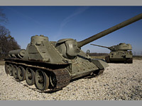 Pamtnk 2. svtov vlky - Hrabyn (pamtnk) - Tank a samohybn dlo