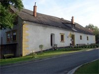 Tvrz - Nemile (tvrz) - Pohled na budovu tvrze 