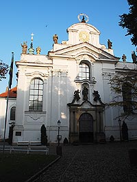 Kltern kostel Nanebevzet Panny Marie - Praha 1 (kostel) - Vstupn portl