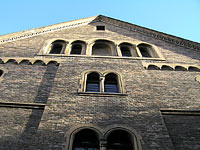 Kostel sv. Gabriela - Praha 5 (kostel) - Exterir