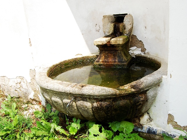 Kostel sv. Ke - Brzdv Mln - Nov e (kostel) - Mule s pramenem vody