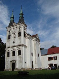 Kostel sv. Jana Nepomuckho, Krahul (kostel) - Pohled na kostel