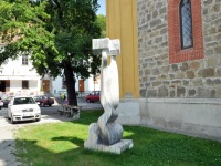 Kostel sv. Jana Nepomuckho - Hlubok nad Vltavou (kostel) - Plastika u kostela