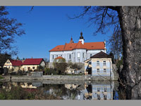 Kostel sv. Klimenta - Mirovice (kostel) - Pohled na kostel pes eku
