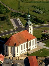 Dkansk Kostel Nanebevzet Panny Marie - Most (kostel) - Leteck pohled