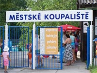 Letn koupalit - esk Tn (koupalit) - Vstup do arelu