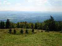Kom Vka u Krupky (rozhledna) - Vhled z Kom Vky