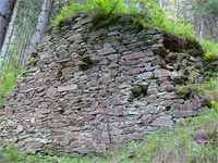Auerperk (zcenina hradu) - st hradeb