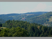 Svojanov (hrad) - Pohled od Knevse na hrad pes dol Ketnky