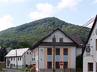 Tlustec - Ralsk pahorkatina (vrchol) - Tlustec - pohled z obce Posteln