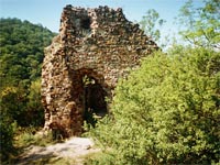 Tov - Angerbach (zcenina hradu) - Zbytky Donjonu
