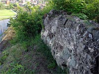 Libhrad (zanikl hrad) - Povalen blok zdiva (foto:Vaistauer M.)