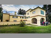 Vila prezidenta E.Benee - Sezimovo st (historick budova) - Pohled na zadn trakt se sala terrenou