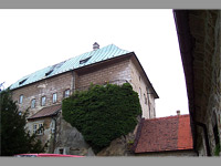 Houska (hrad, zmek) - Skaln tvar vedle vstupnho portlu