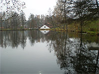 
                        Huťský rybník (rybník)