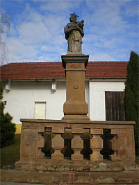 Socha sv. Jana Nepomuka - Bořitov (drobná památka) - Socha sv.Jana Nepomuckého