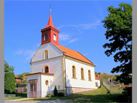 kaple - Komtka (kaple) - Kaple od jihu