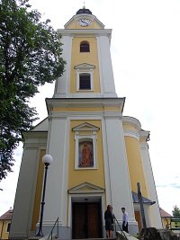 Farn kostel sv. Kateiny - Mutnice (kostel) - eln pohled s relifem sv. Kateiny