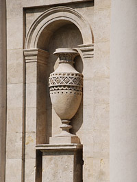 Kolonda Reistna - Valtice (kolonada) - Detail vzdoby