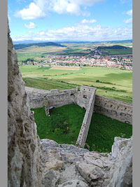 Spisk hrad - Slovensko (zcenina hradu) - st opevnn stednho ndvo