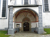 Kostel Nanebevzet panny Marie - Kjov (kostel) - Vstup