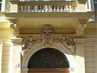 Kounicv palc - Brno (historick budova) - Vzdoba vstupu a balkon