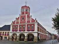 Radnice - Police nad Metuj (historick budova) - 
