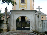 Kostel sv. Anny - Radim (kostel) - brna ke kostelu a na hbitov