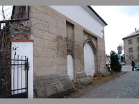 Koln (hrad, zmek) - Pvodn hradn brna dodaten zazdn (bezen 2011)