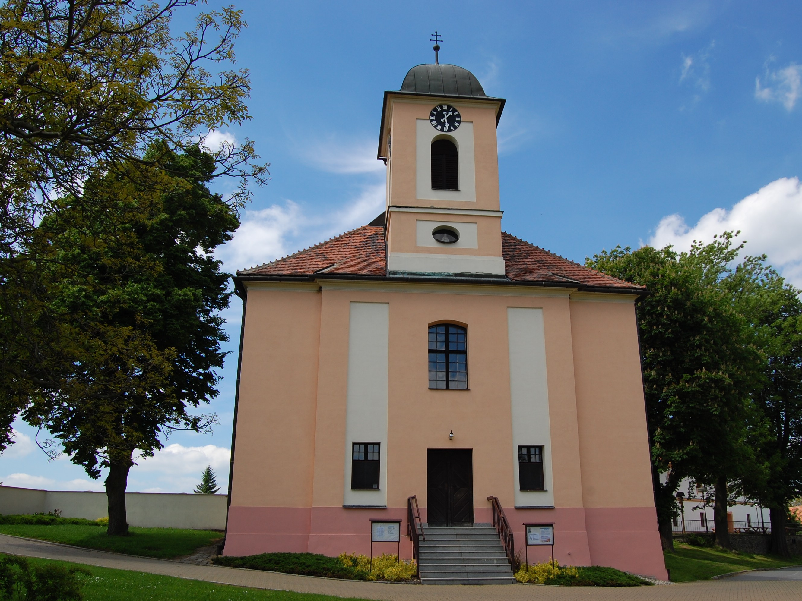 Krsensko (obec) - Krsensko - kostel sv. Vavince