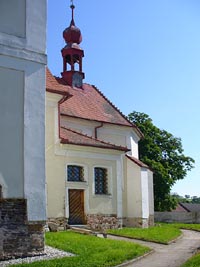 Kostel Nanebevzet Panny Marie - Sebranice (kostel) - vchod do sakristie
