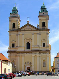 Farn kostel Nanebevzet Panny Marie - Valtice (kostel)
