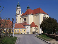 Farn kostel Nanebevzet Panny Marie - Valtice (kostel) - 