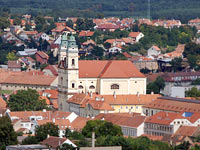Farn kostel Nanebevzet Panny Marie - Valtice (kostel) - 