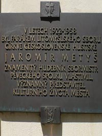 Fara Crkve eskoslovensk husitsk - Litomyl (historick budova - deska na zdi vedle vchodu