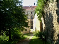 Jeze (hrad, zmek) - Neopraven st zmku.