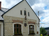 Restaurace Krajkka ze mlejna - Star Svojanov (hostinec) - prel se sokou v ttu budovy