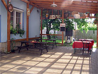 Pension U Nmonka - Dvr Krlov n. Lab. (penzion, restaurace) - Venkovn posezen 