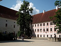 Tebo (zmek) - Dal st budov.
