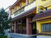 Hotel Zvr - Olenice (hotel, restaurace) - venkovn posezen
