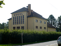 Sokolovna - Bystr (sokolovna) - pohled od koly