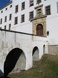 Zmek sov - sov (hrad, zmek) - 