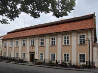 Farn kostel Navtven Panny Marie - Lomnice (kostel) - Fara