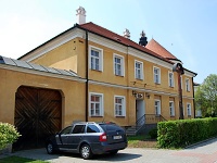 Kostel sv. Kunhuty - ejkovice (kostel) - Fara